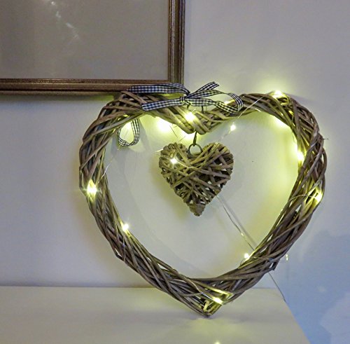 Grande cuore di vimini con piccolo cuore in legno illuminato, con 20 lampadine LED, 3 batterie AA incluse, diametro: 30 - 35 cm - 3